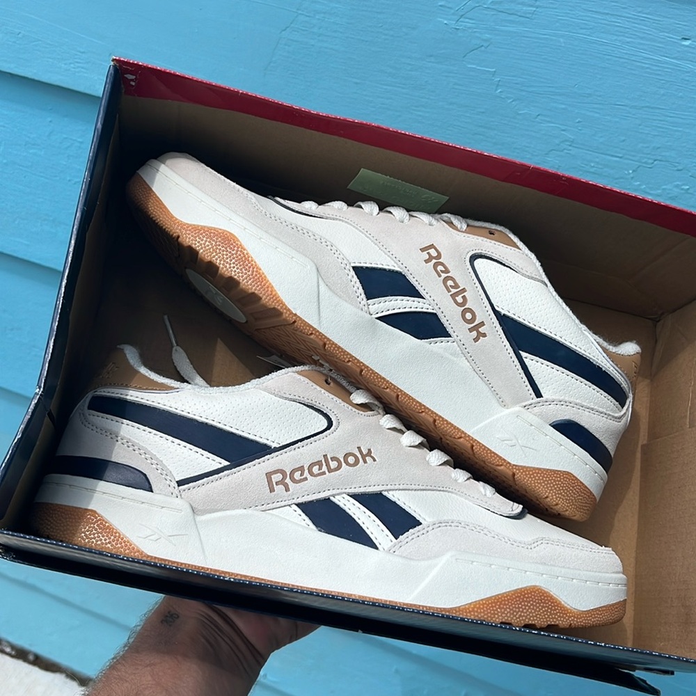 BRAND NEW - Reebok Sneakers